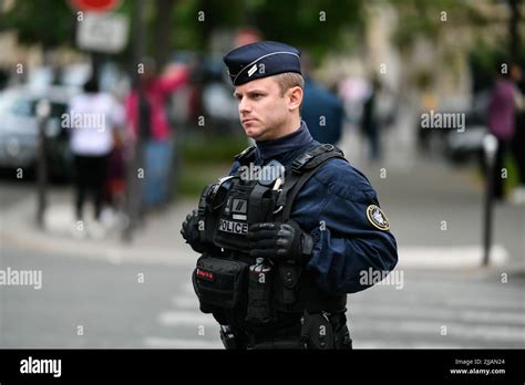 a police officer in france figgerits